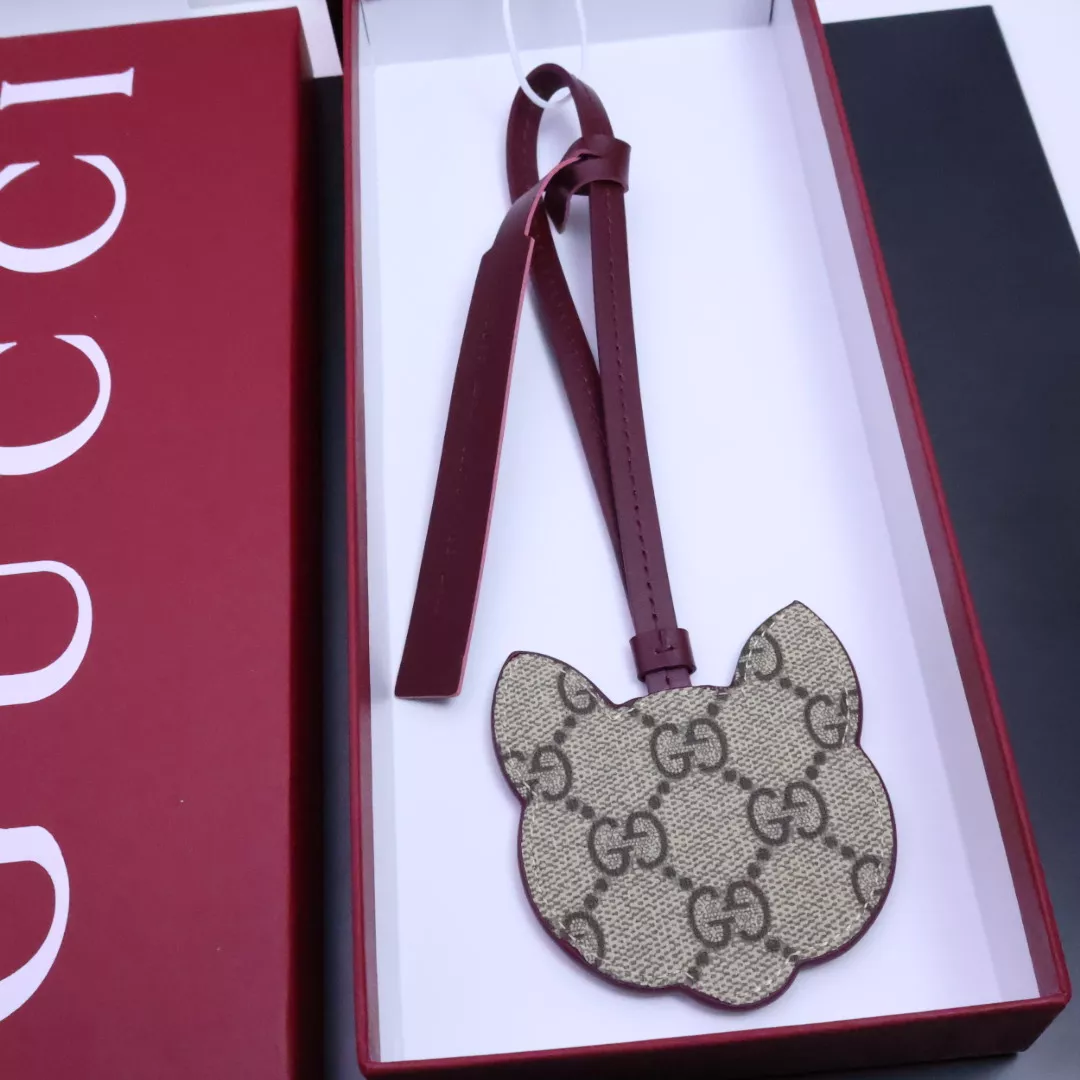 gucci key holder and boucle de sac s_12b07a11